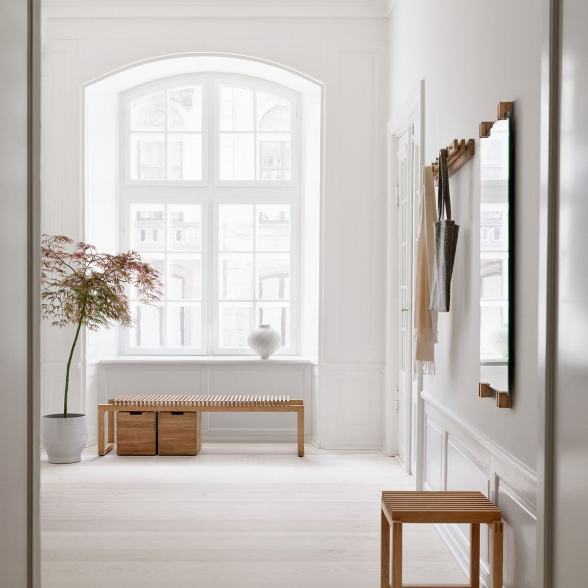 Fritz Hansen Cutter Box Low, Eik