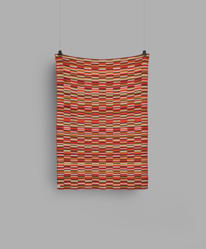 Røros Tweed - IDA Red shades throw